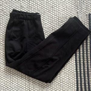 Everlane ethically made, lined trousers.